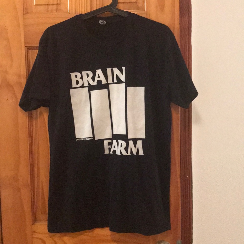 Black brainfarm tee